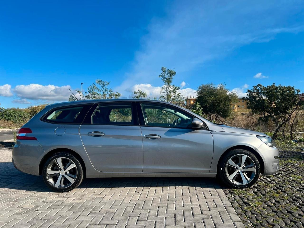 Peugeot 308 BlueHDi 1.6 diesel 120cv SW Allure perfetta anno 2017
