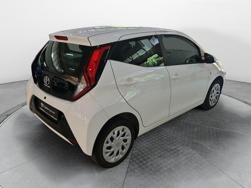 Toyota Aygo Connect 1.0 VVT-i 72 CV 5 porte x-play