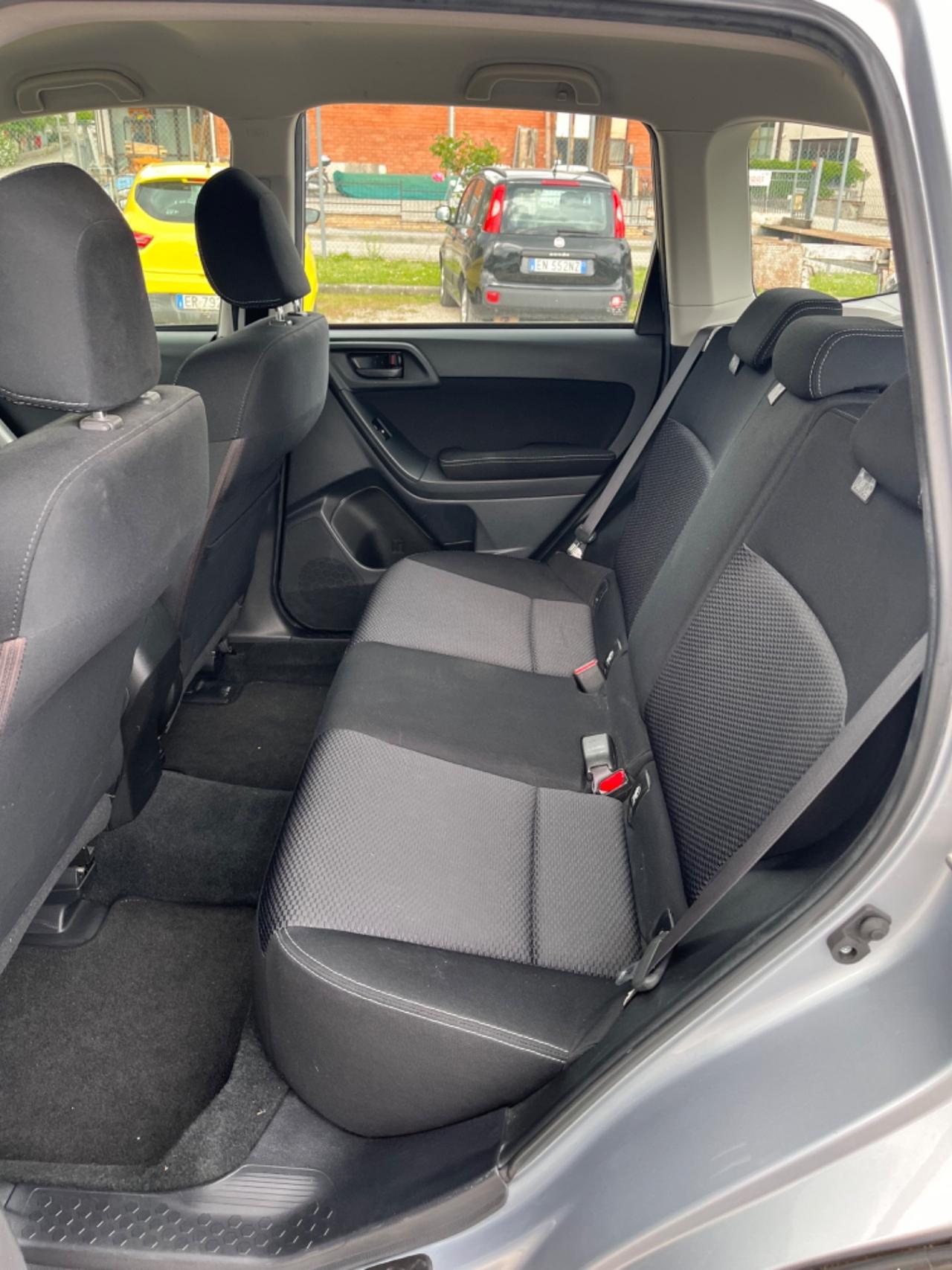 Subaru Forester 4x4 2.0 diesel PARI AL NUOVO