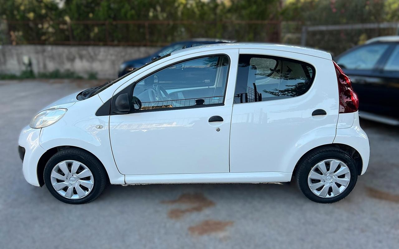PEUGEOT 107 1.0 5porte Superga - 2012