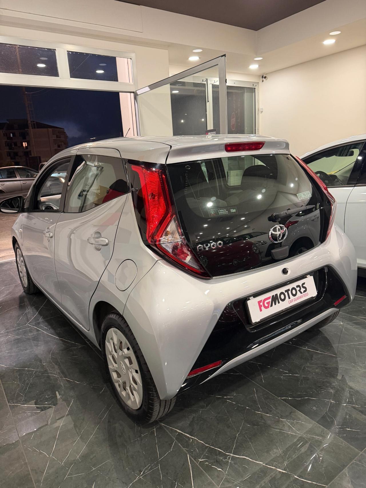 Toyota Aygo 1.0 VVT-i 72 CV 5 porte x-cool