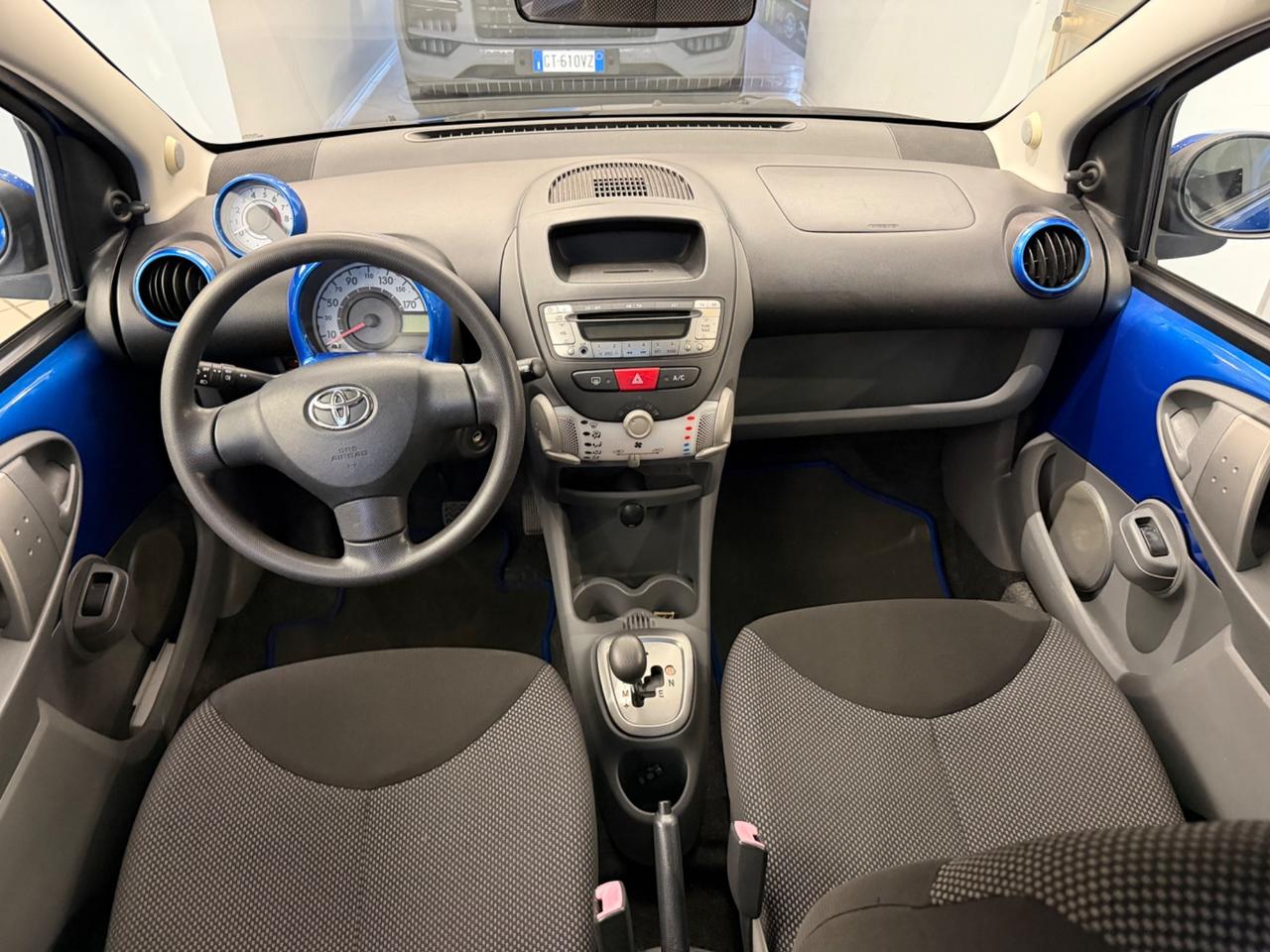 Toyota AYGO 1.0 12V VVT-I 5P M-MT (50 KW) automatica