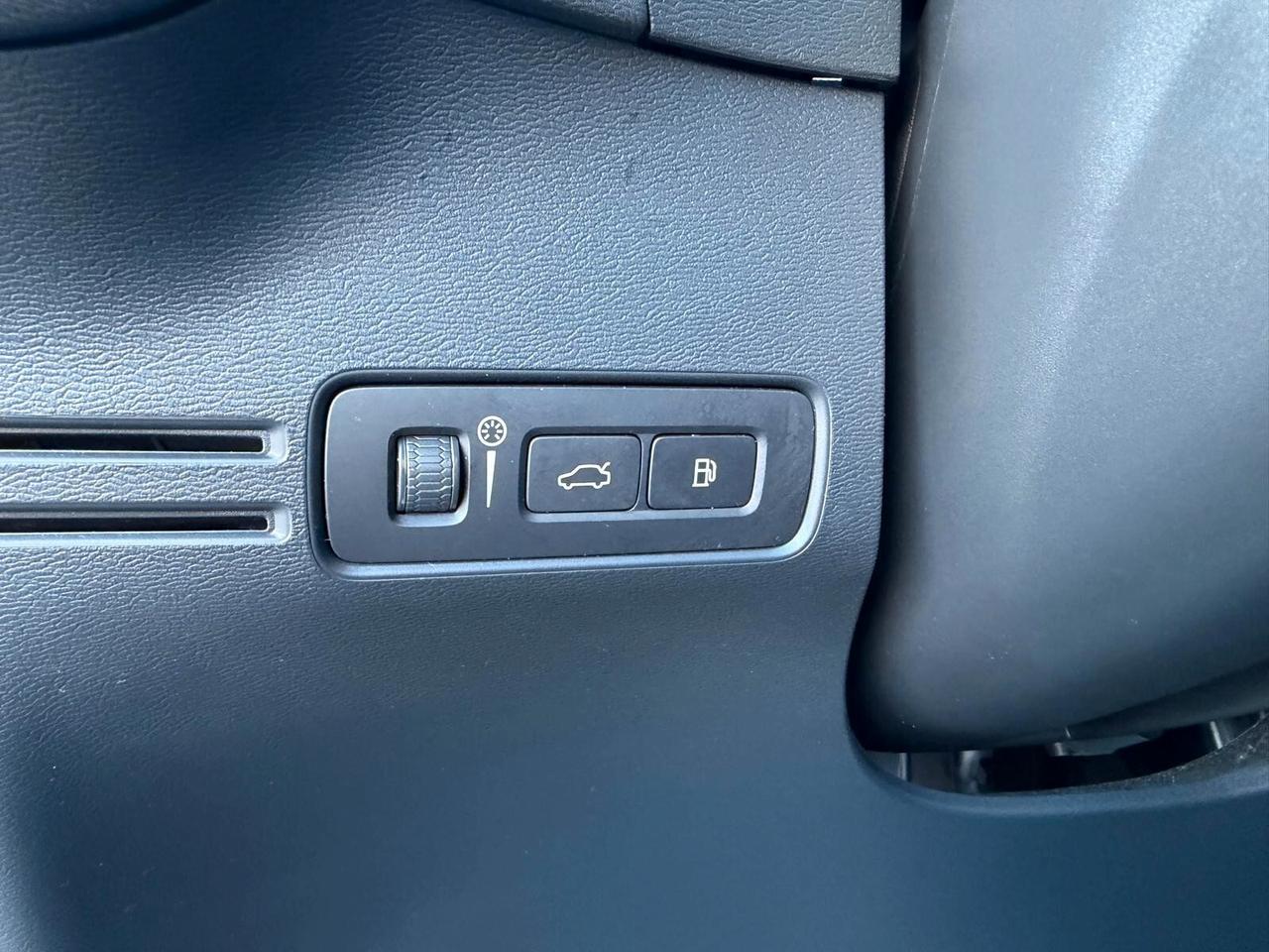 Volvo XC40 T4 Recharge Plug-in Hybrid automatico Core - AUTOCARRO N1 -