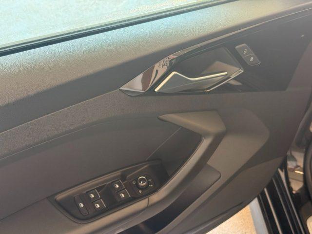 AUDI A1 citycarver 30 TFSI Identity Contrast