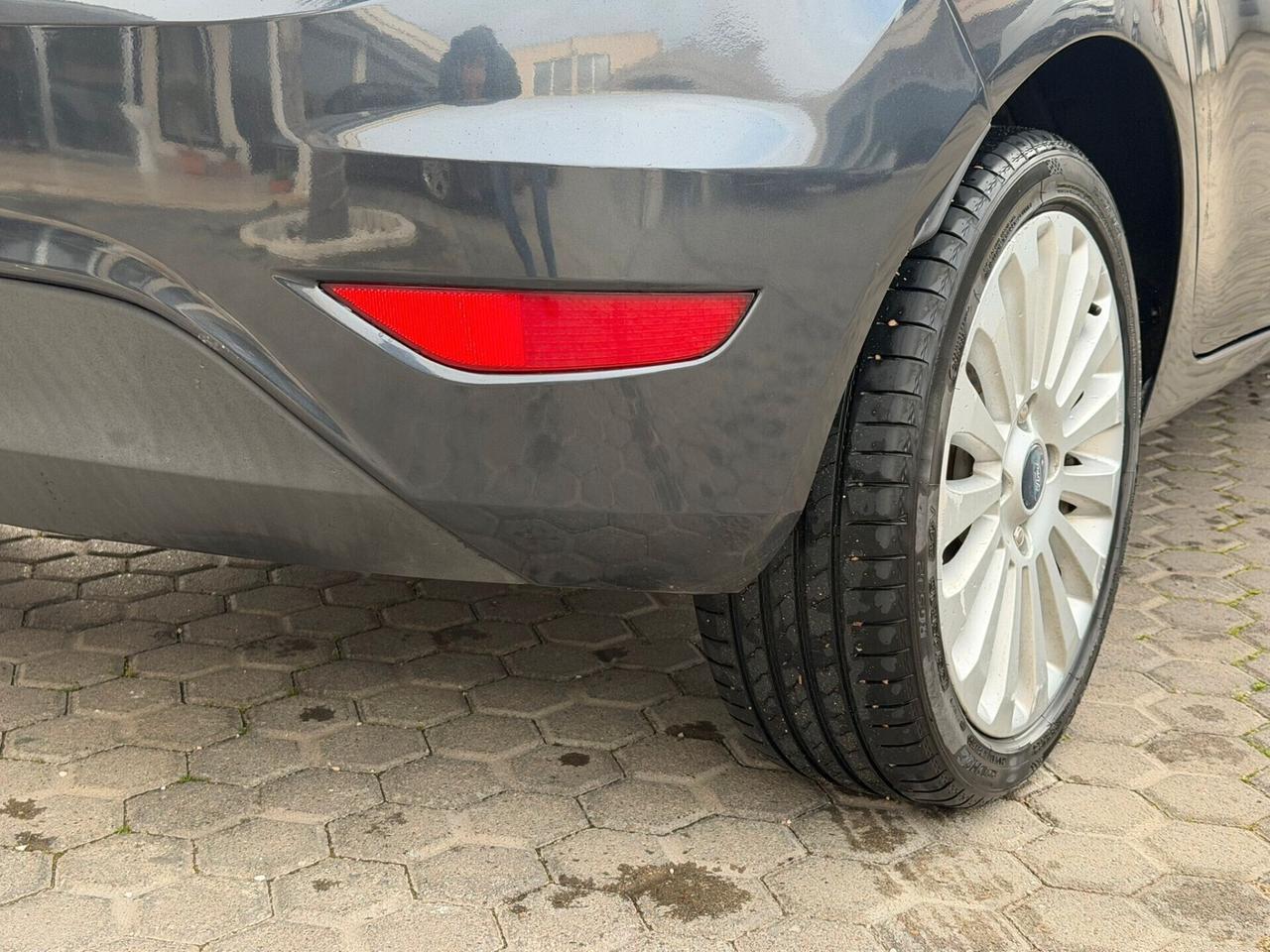 Ford Fiesta 1.4 TDCi 68CV 5 porte Titanium