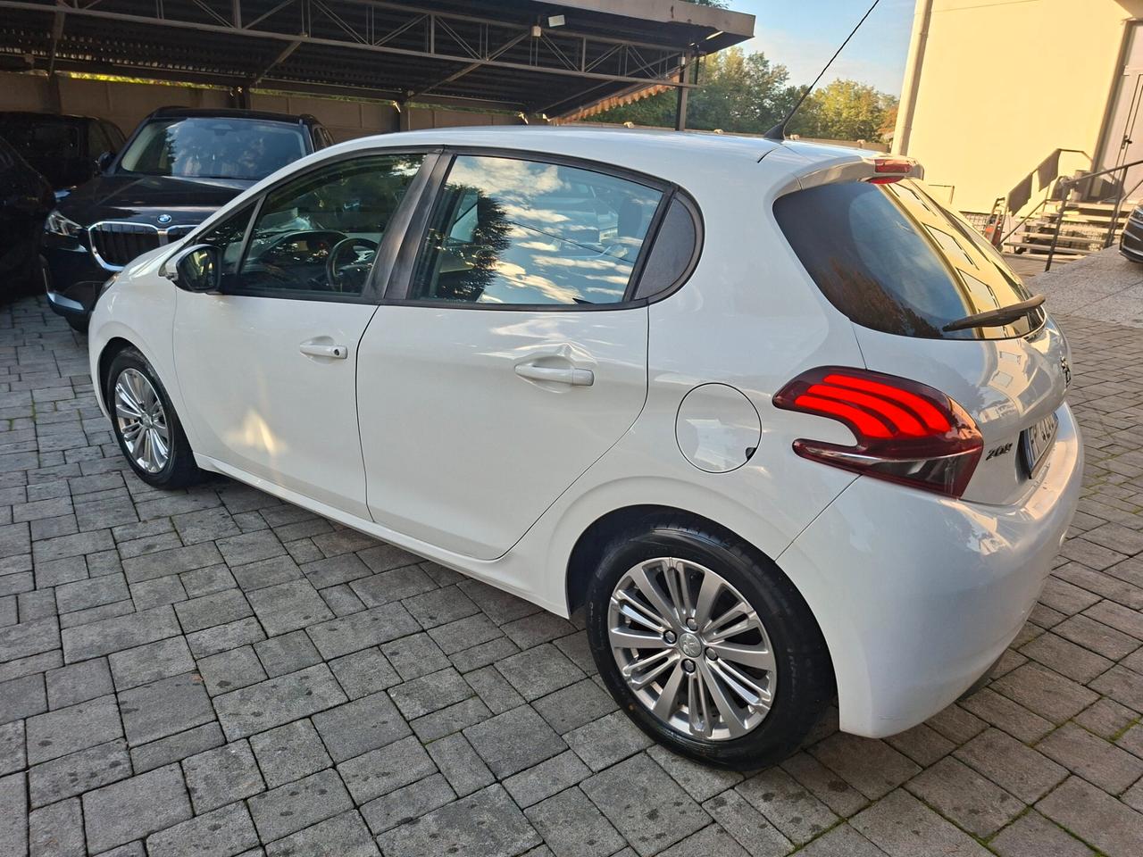 Peugeot 208 BlueHDi 75 5 porte EURO 6 - OK NEOPATENTATI