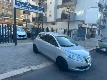 Lancia Ypsilon 1.2 69 CV Silver GPL
