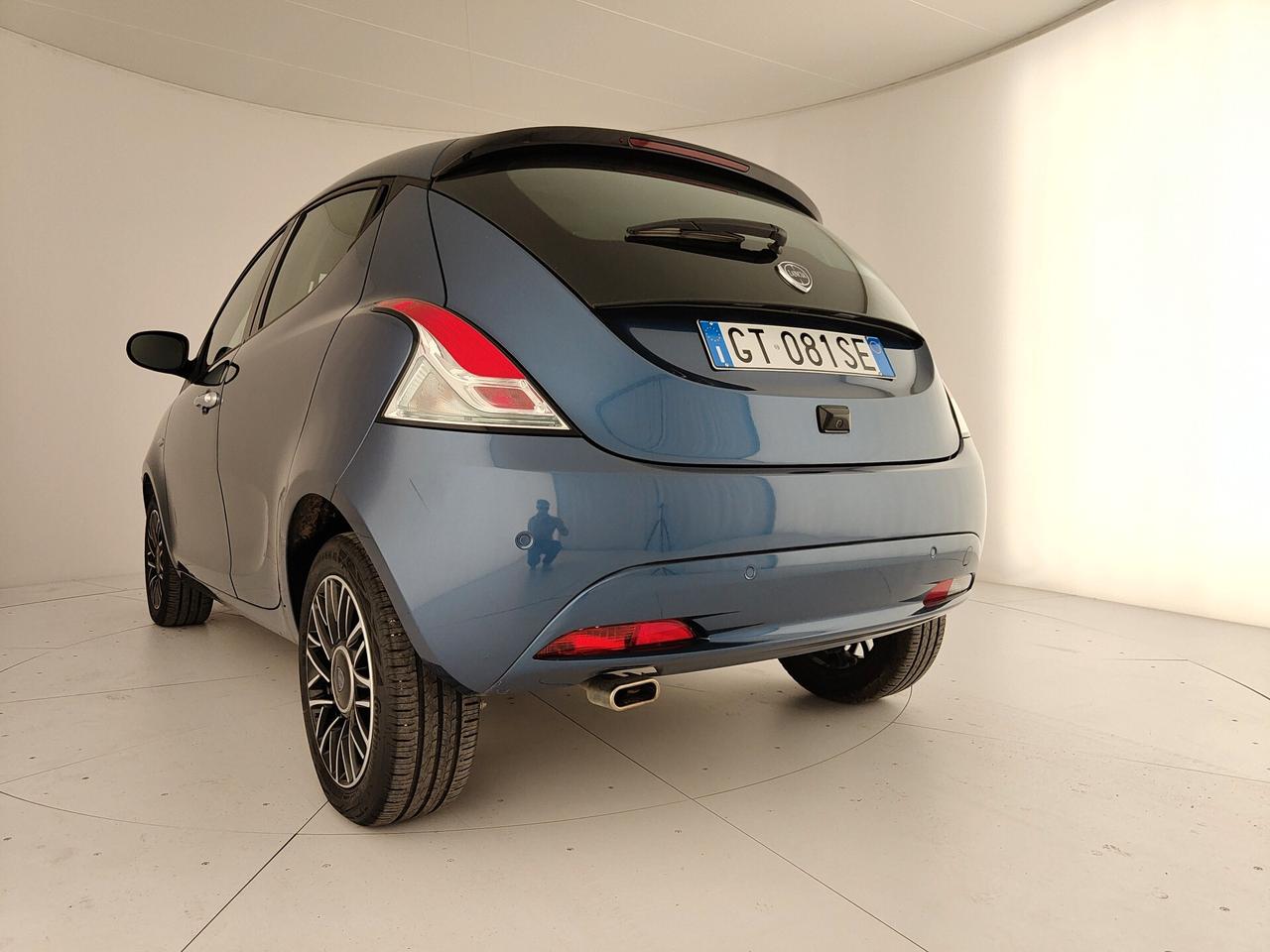 Lancia Ypsilon 1.0 FireFly 5 porte S&S Hybrid Platino