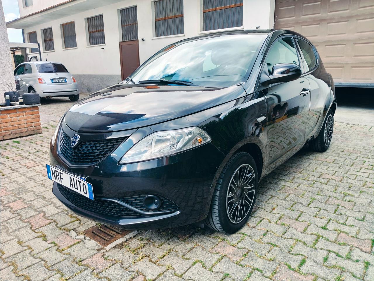 Lancia Ypsilon 1.2 69 CV 5 porte S&S Platinum