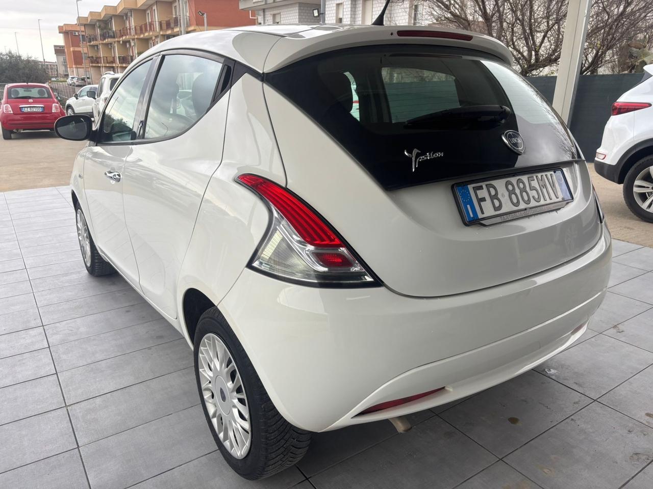 Lancia Ypsilon 1.2 69 CV 5 porte Silver