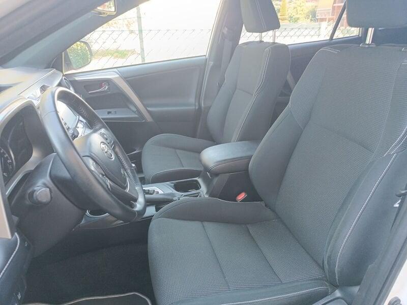 Toyota RAV4 Rav4 2.5 vvt-i h Lounge 2wd e-cvt my17