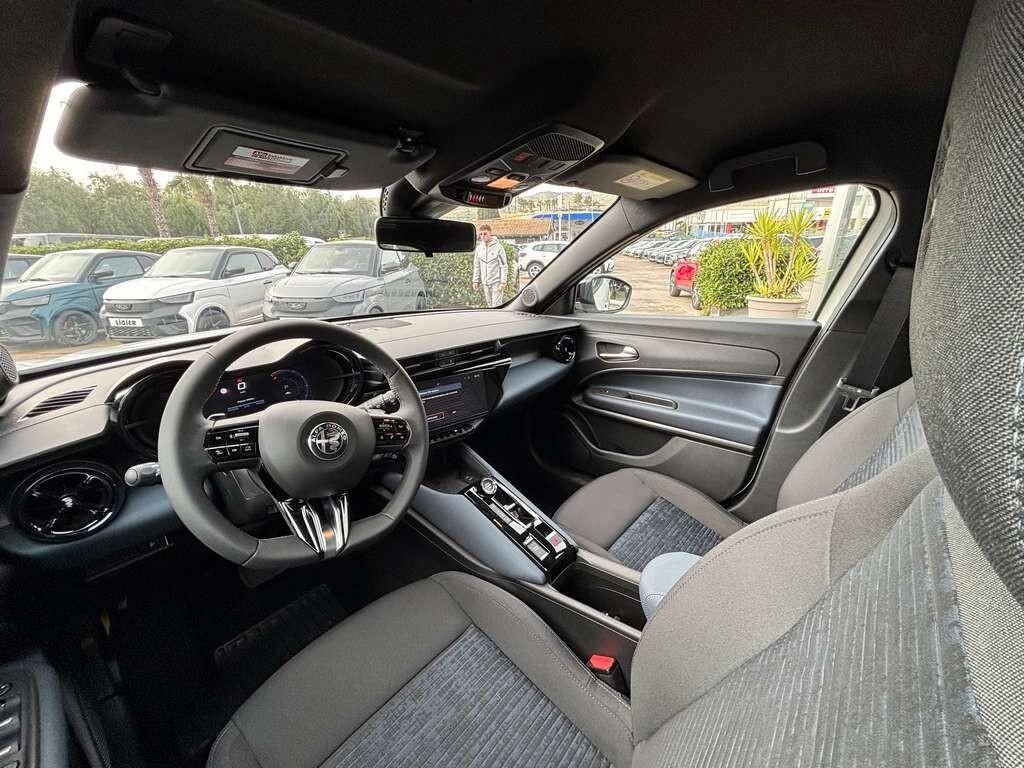 Alfa Romeo Junior 1.2 136 CV Hybrid 2026 KM 0 IVA ESPOSTA Tua a solo 269 Euro al mese