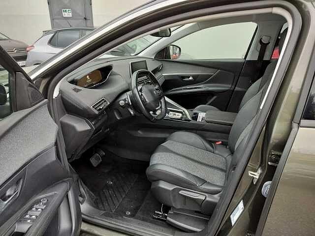 Peugeot 3008 BlueHDi 130 S&S EAT8 Allure