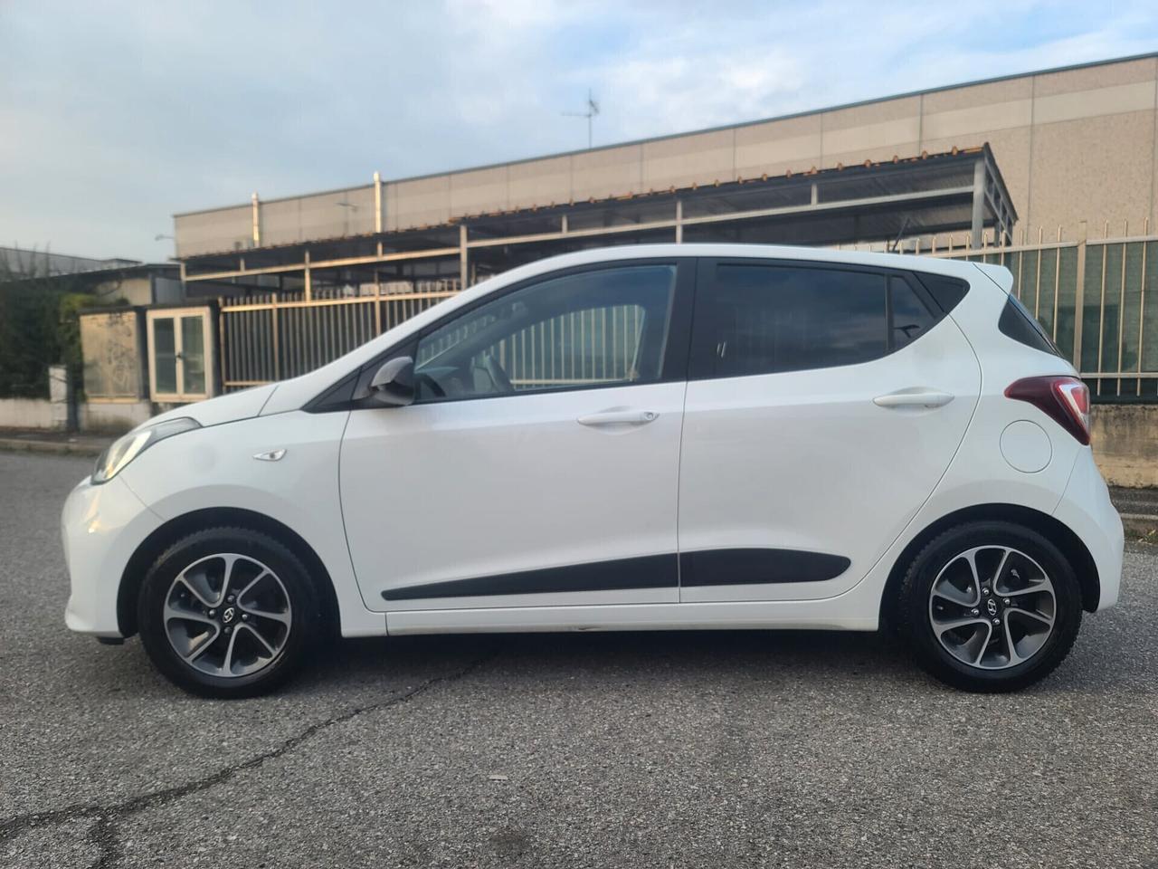 Hyundai i10 1.0 BENZ SOLO 20.000KM