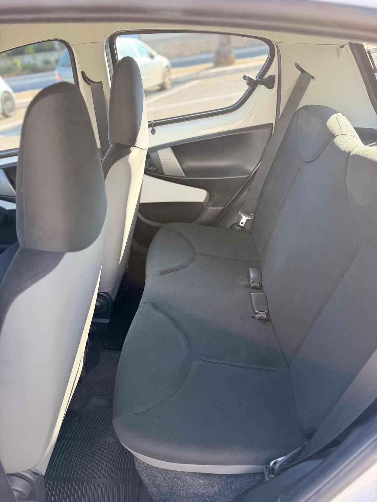 Toyota Aygo 1.0 12V VVT-i 5 porte Active Connect
