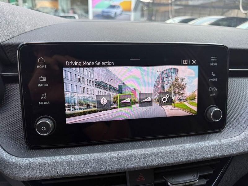Škoda Kamiq BLACK DOTS 1500 150 CV DSG