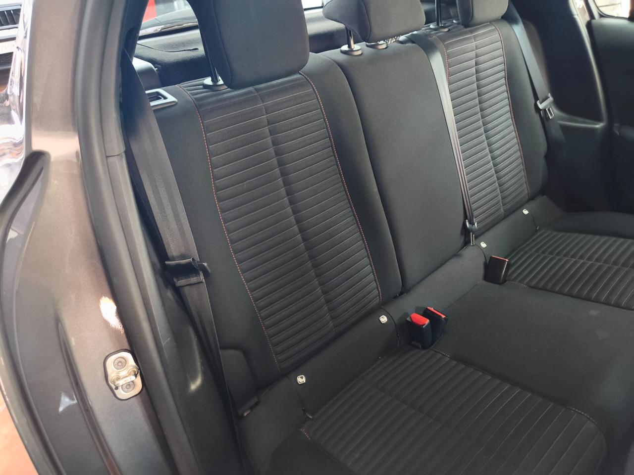 Peugeot 208 1.5 diesel 100CV