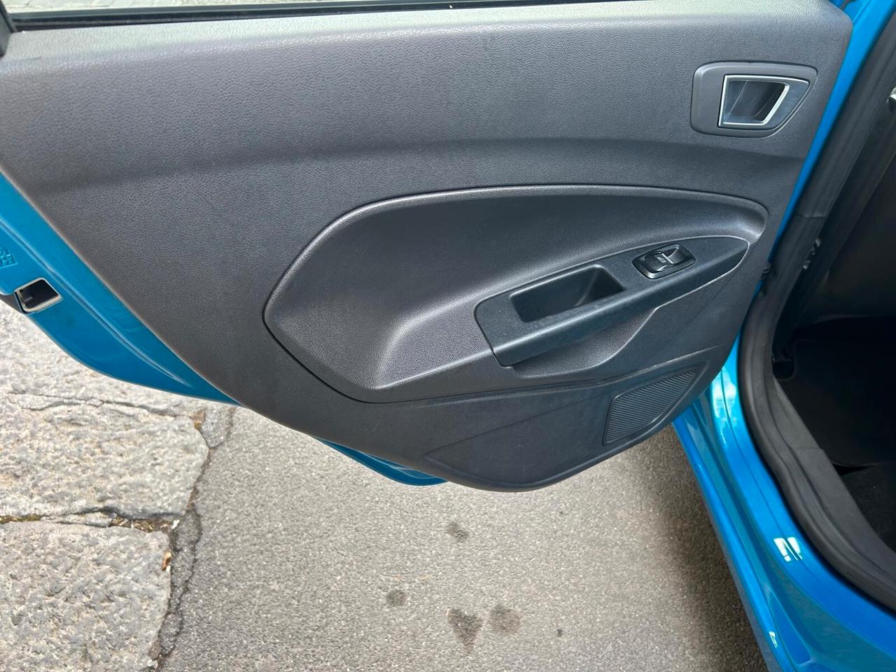 Ford Fiesta 1.5 TDCi 75 CV – IDEALE PER NEOPATENTATI 74.152 KM GARANZIA 12 MESI!