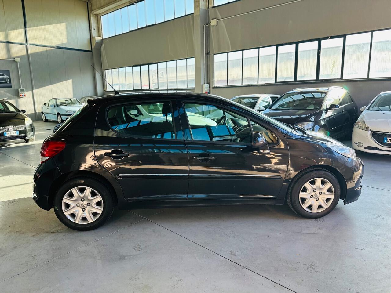 Peugeot 207 Plus 1.4 8V 75CV 5p. ECO GPL