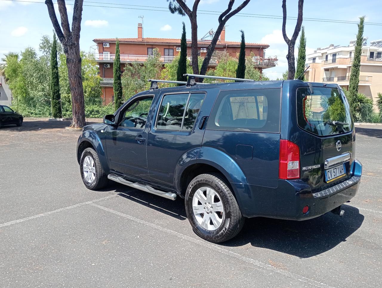 Nissan Pathfinder 2.5 dCi SE