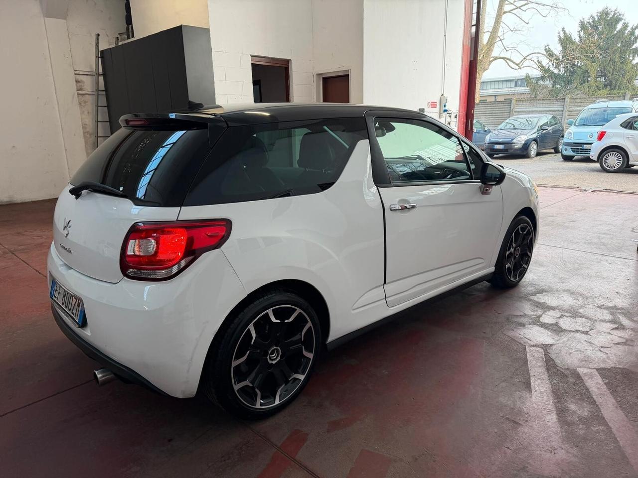 DS 3 1.6 VTi 120 Just Black NEOPAT