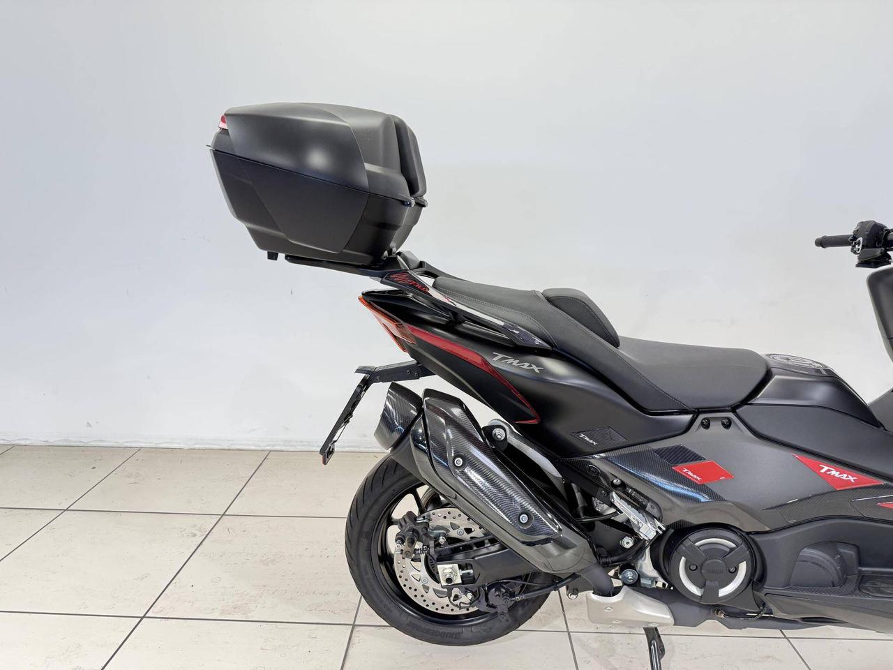 YAMAHA T-Max 560