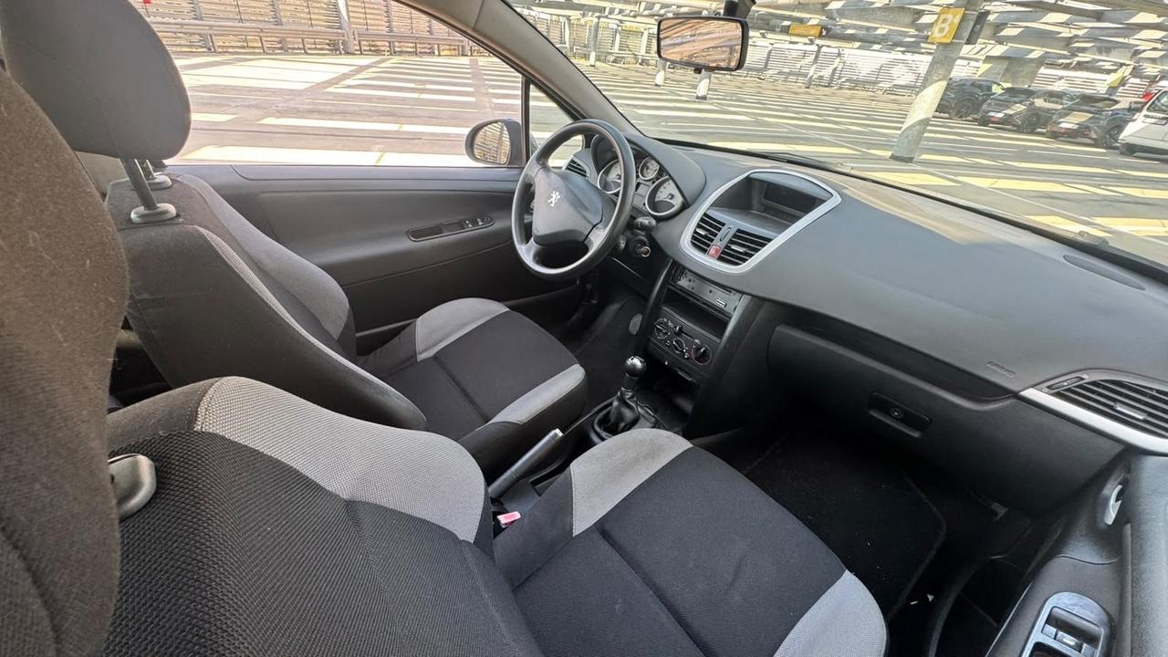 Peugeot 207 1.4 8V 75CV 5p. X Line