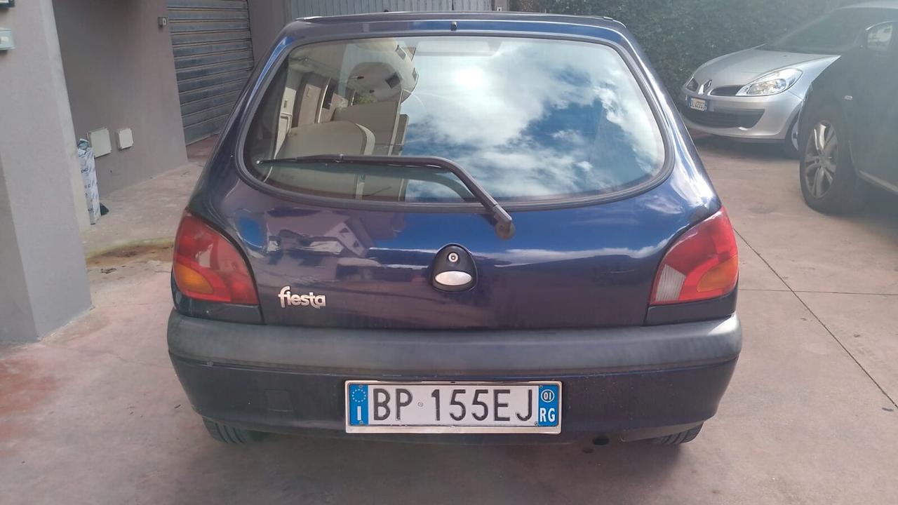 Ford Fiesta 1.2i - 2001