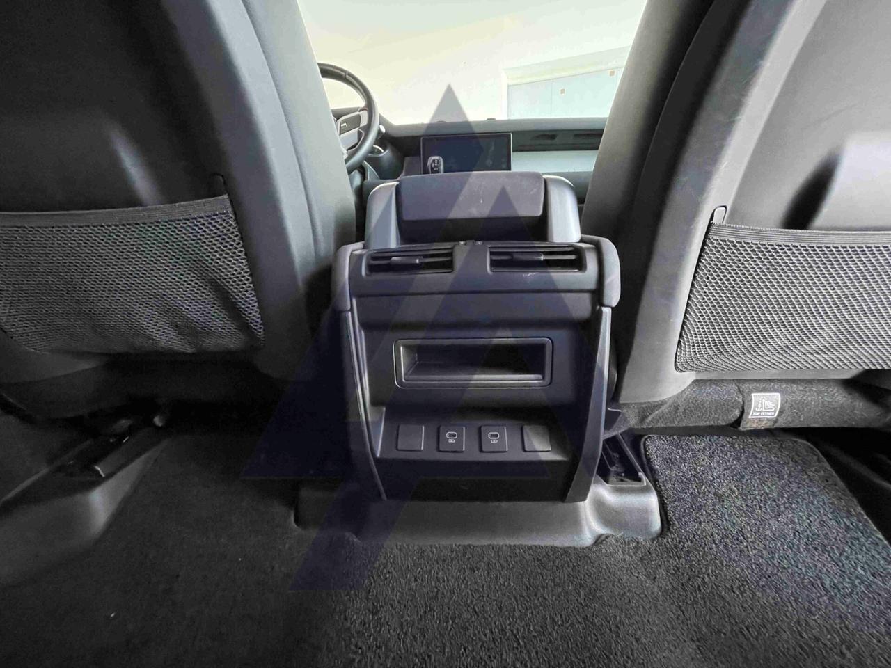 Land Rover Defender 110 3.0D I6 200 CV AWD Auto X-Dynamic HSE