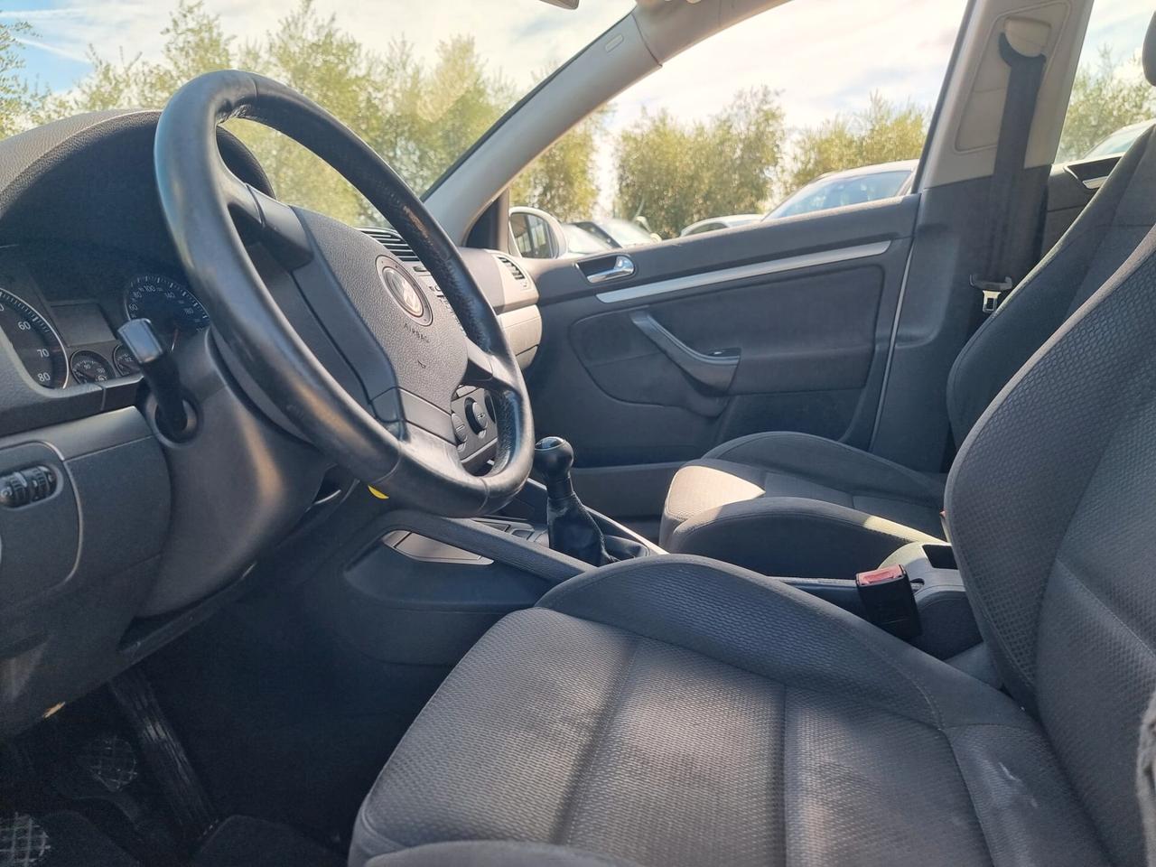 Volkswagen Golf 1.6 16V FSI 5p. Comfortline