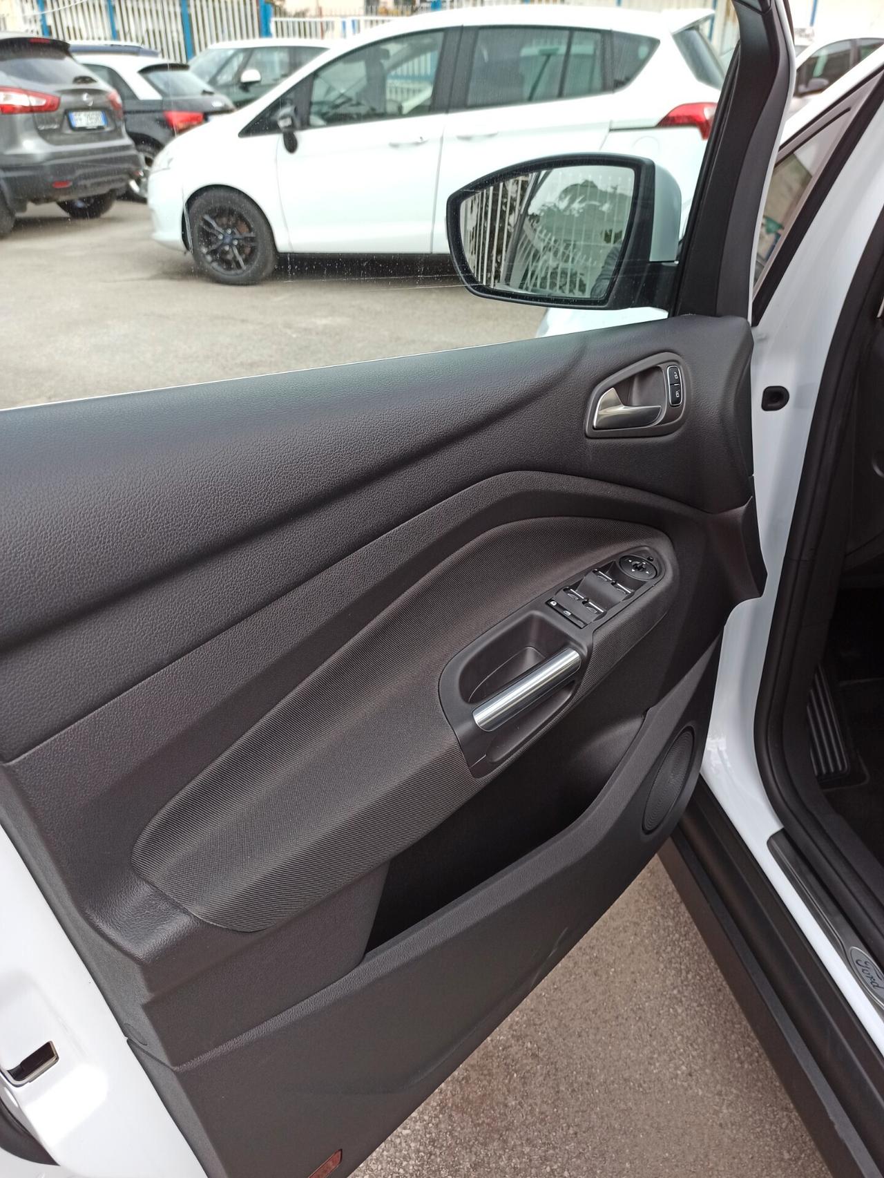 Ford C-Max 1.6 120 CV GPL Titanium