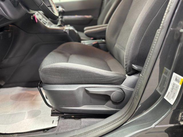 PEUGEOT 5008 1.6 HDi 115CV Business