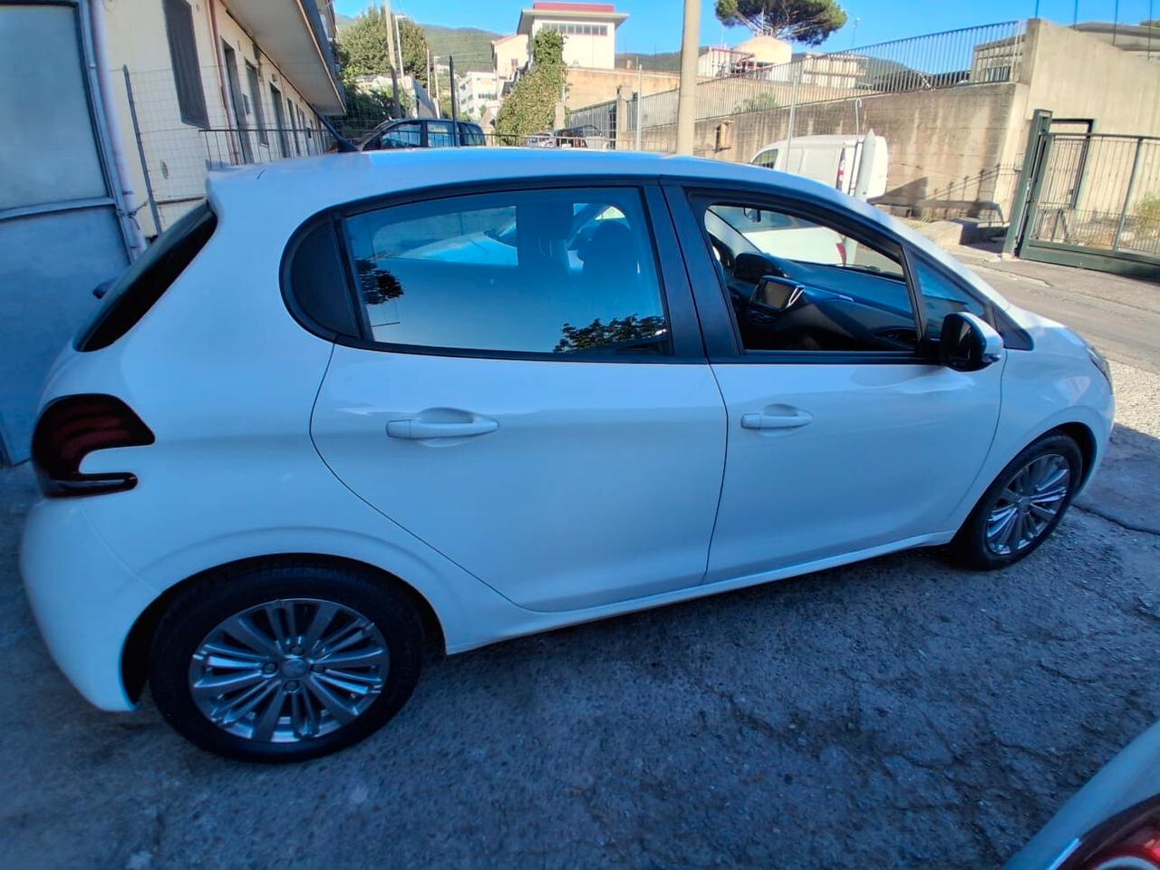Peugeot 108 PureTech 82 5 porte Allure TOP!