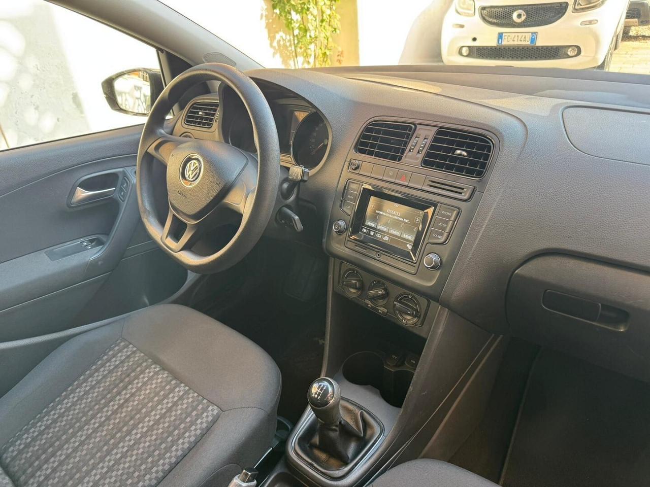 Volkswagen Polo 1.0 mpi 5p confortline Unipro
