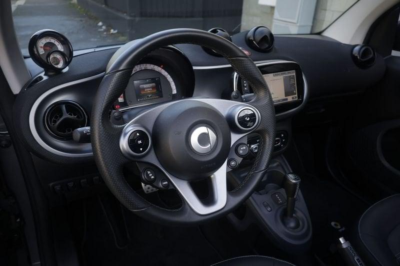 smart fortwo smart fortwo 90 0.9 T twinamic cabrio BRABUS Style 66KW ANNO 2019