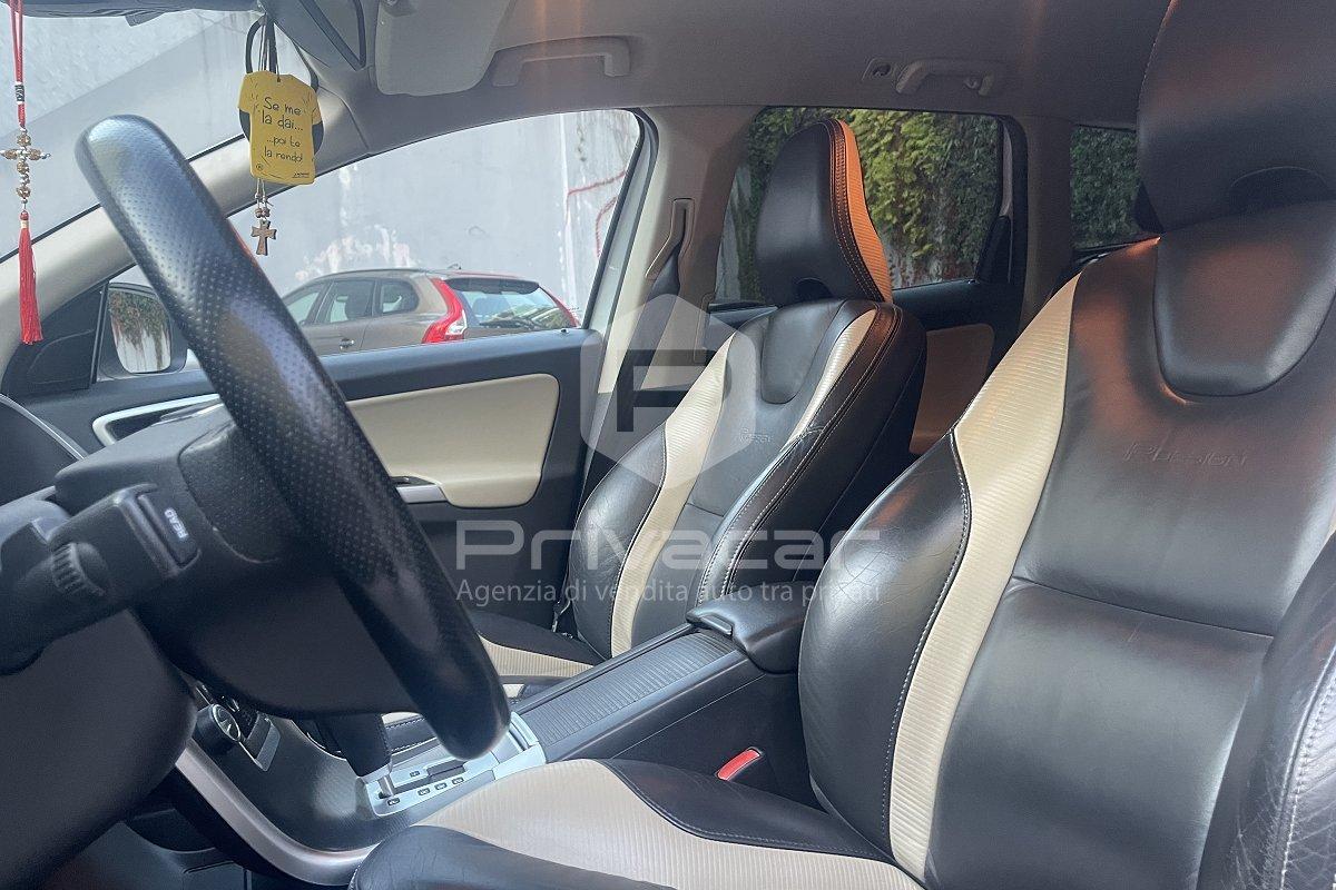 VOLVO XC60 D3 AWD Geartronic R-design