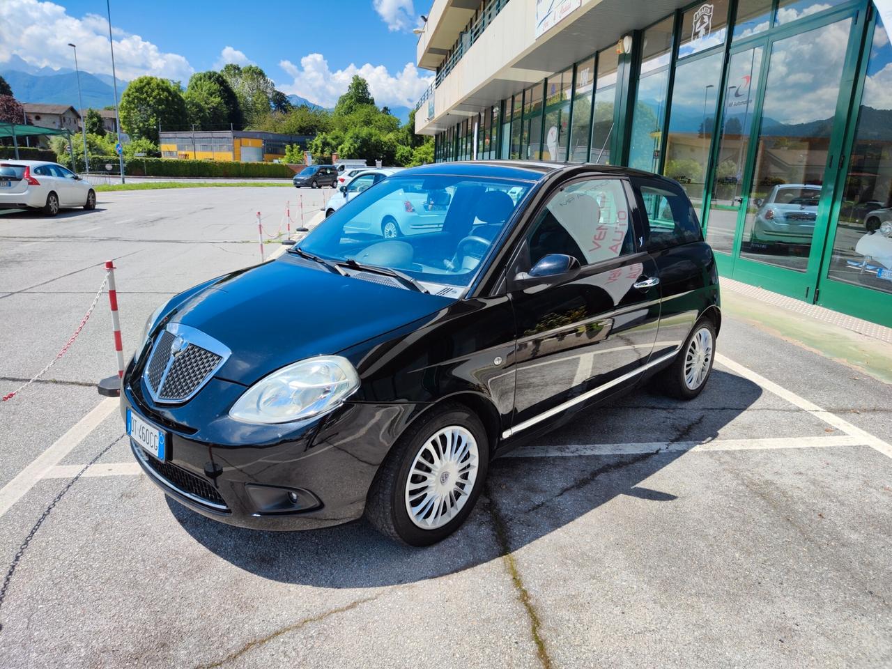 Lancia Ypsilon 1.2 60cv Neopatentati