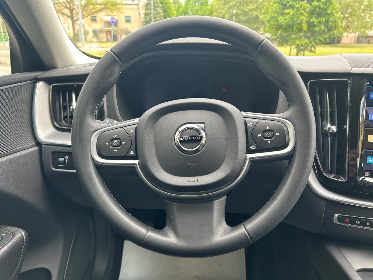 Volvo XC 60 XC60 B4 (d) AWD Geartronic Momentum