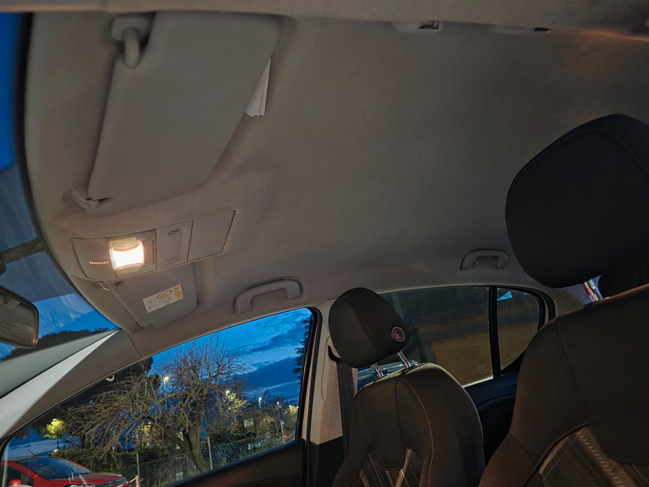 Opel Corsa 1.2 Coupé b-Color