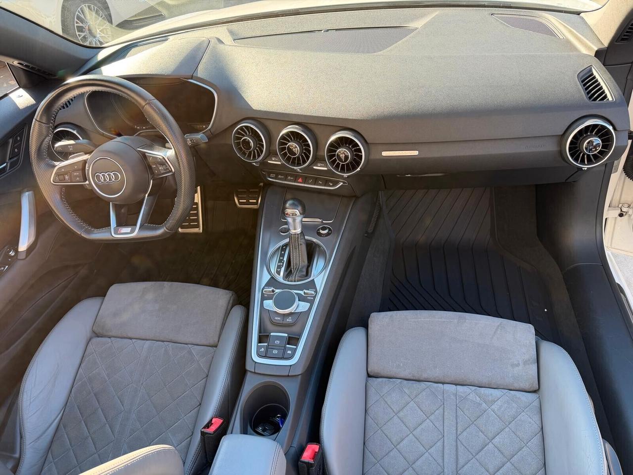 Audi TT Roadster 2.0 TFSI S tronic S line