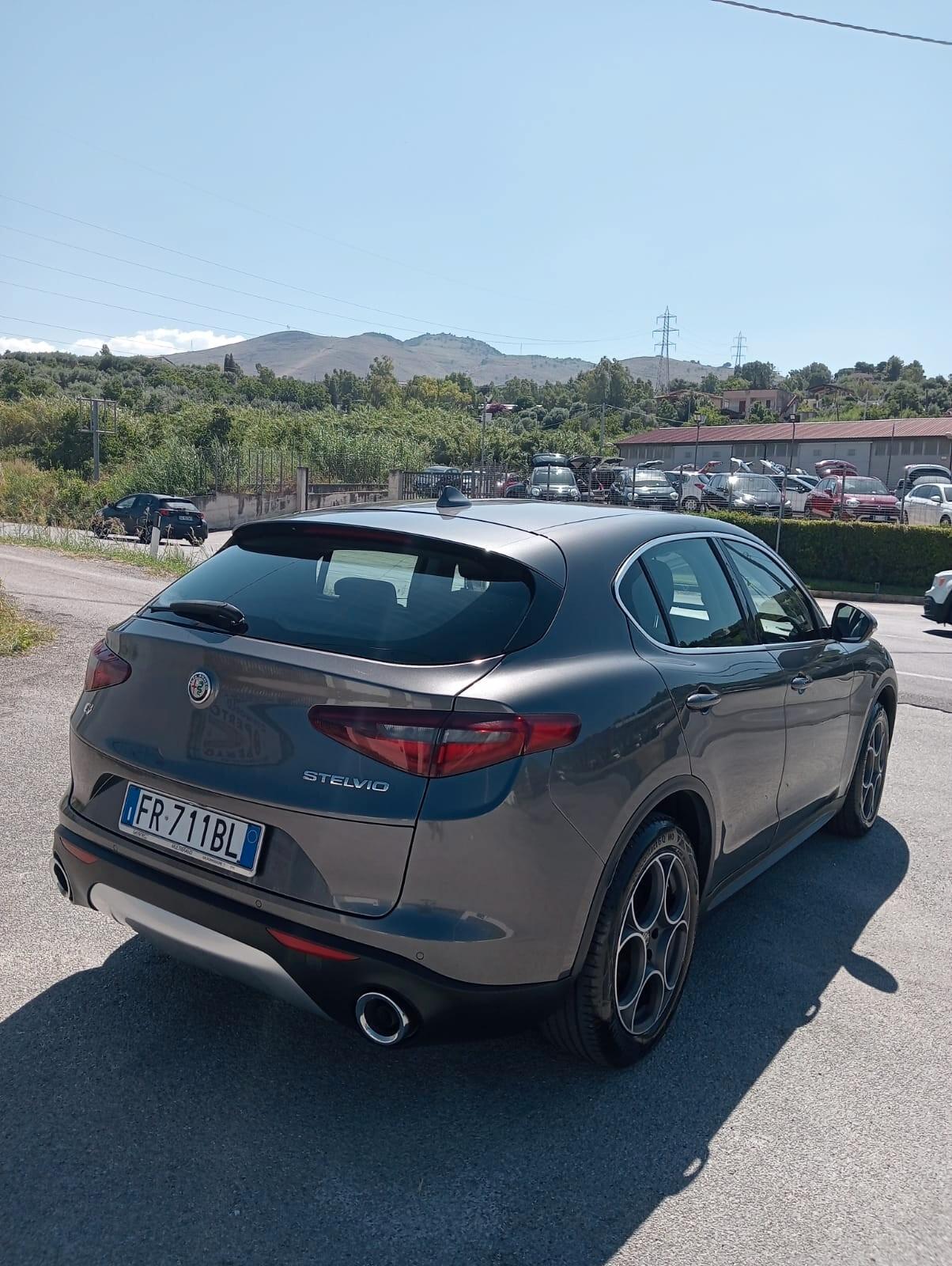Alfa Romeo Stelvio 2.2 Turbodiesel 210 CV AT8 Q4 Super