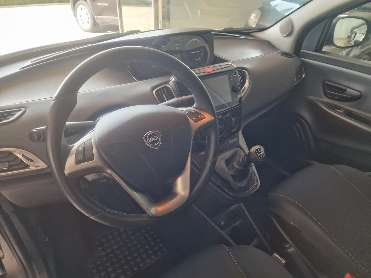 Lancia Ypsilon 1.0 Hybrid Gold 2023