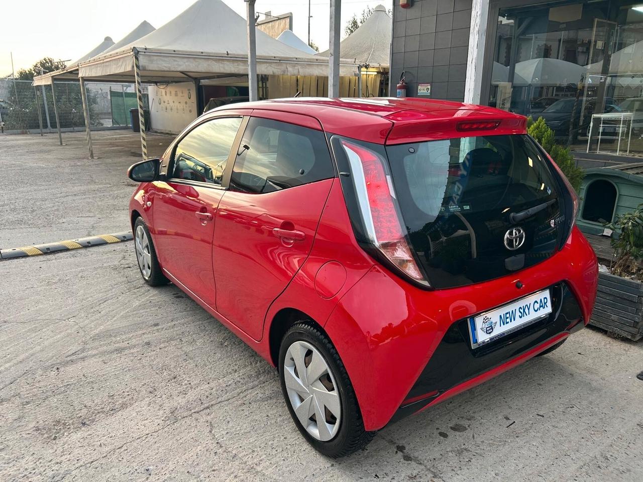 Toyota Aygo 1.0 VVT-i 69 CV x-play AUTOMATICO