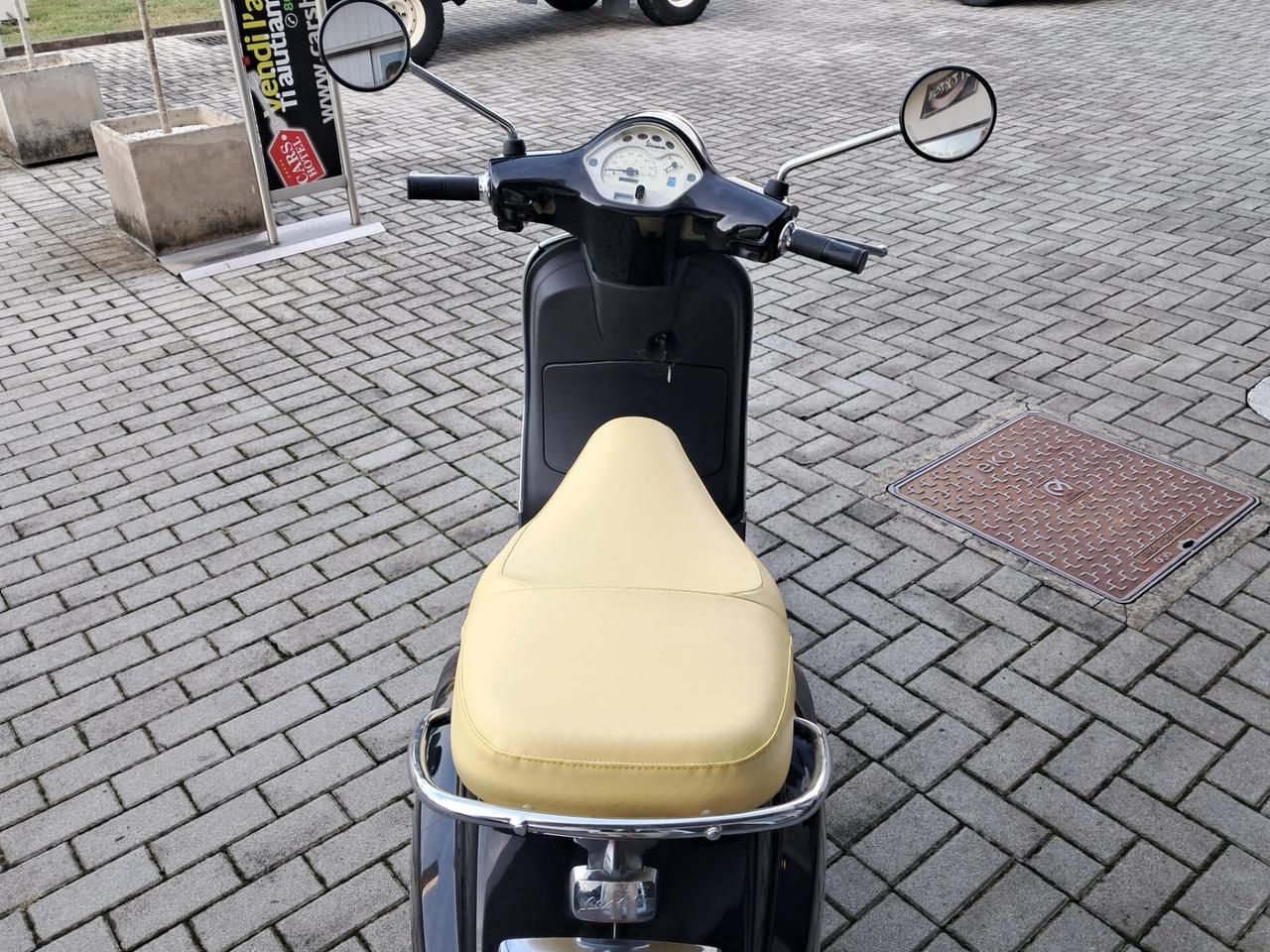 Vespa LX50