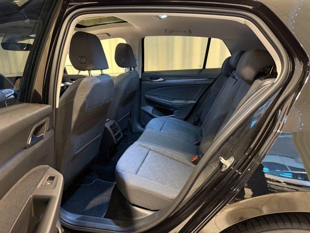 VOLKSWAGEN Golf 1.5 TSI Life LED GANCIO Panorama Navi ACC