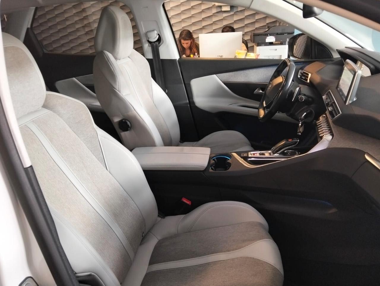 Peugeot 3008 BlueHDi 130 S&S EAT8 Allure