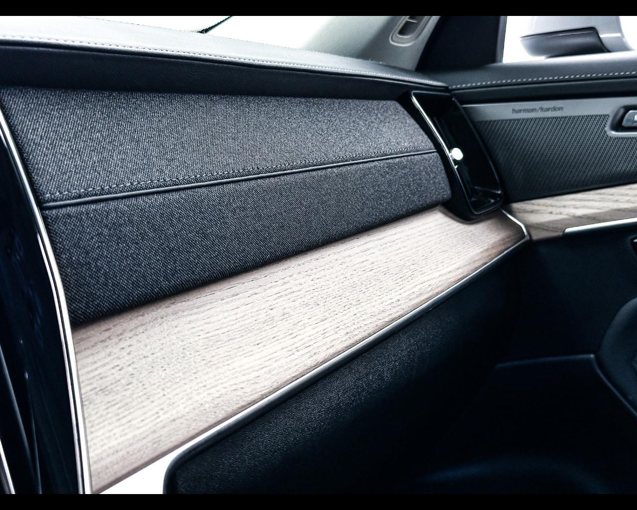 VOLVO XC90 B5 AWD automatico 7 posti Plus Bright