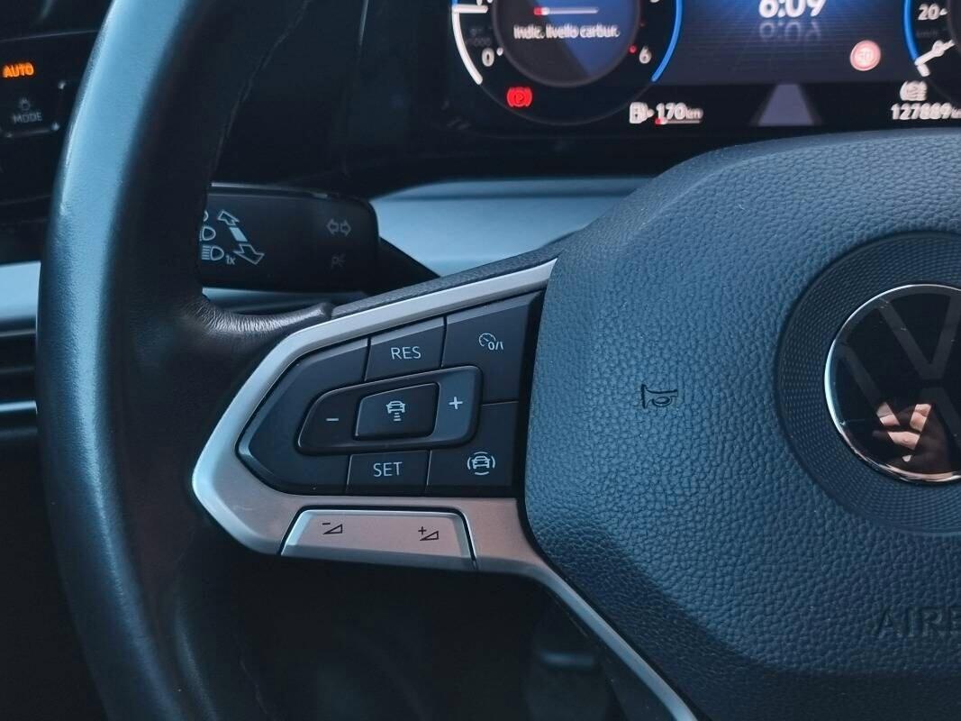 Volkswagen Golf VIII Variant 2.0 tdi Life 115cv