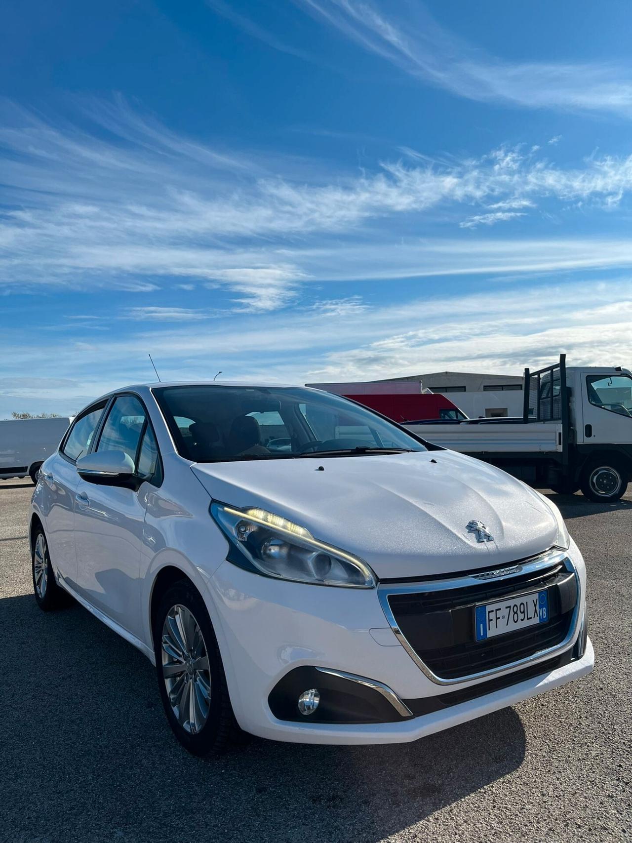 Peugeot 208 BlueHDi 75 5 porte Allure