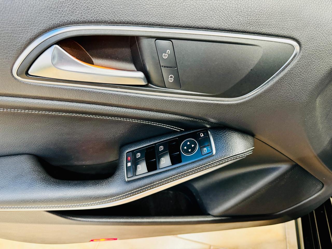 Mercedes-benz A 180 Sport 122Cv CarPlay / TouchScreen / Sedili Riscaldabili